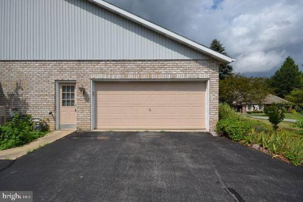 York Twp, PA 17403,2281 JONQUIL RD