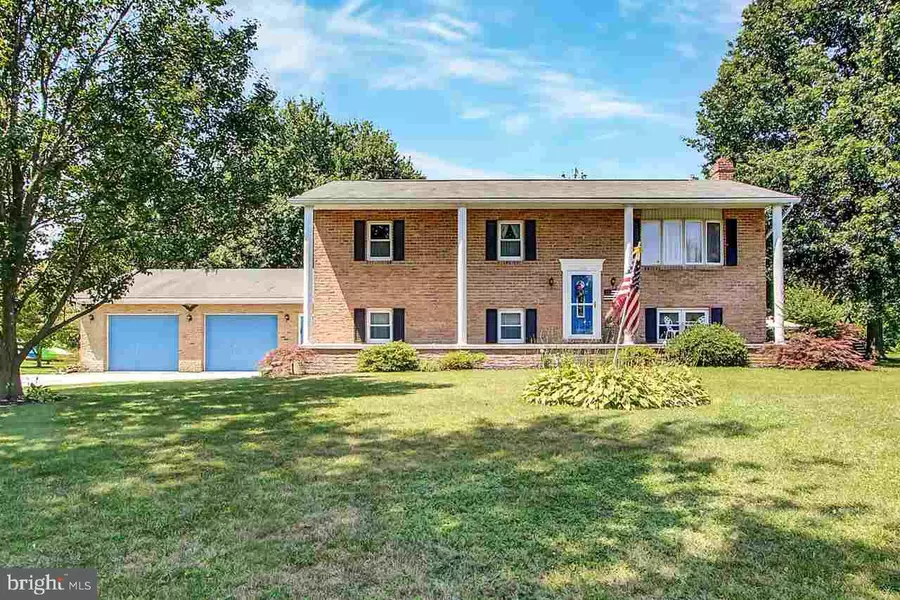 216 VALLEY VIEW DR, Hanover, PA 17331