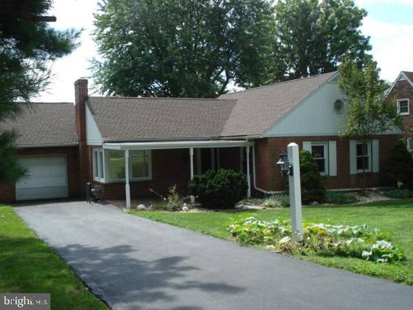 484 WATERS RD, York, PA 17403