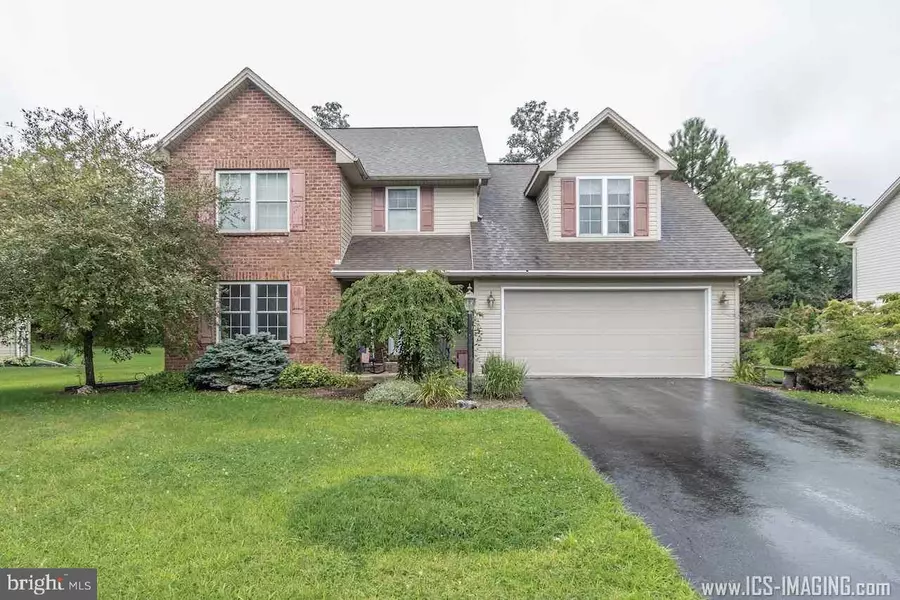 17 WESTGATE DR, Mt Holly Springs, PA 17065