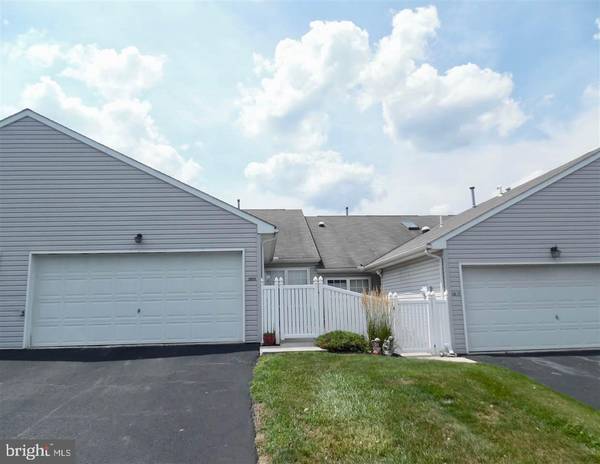 1099 WOODED POND DR, Harrisburg, PA 17111