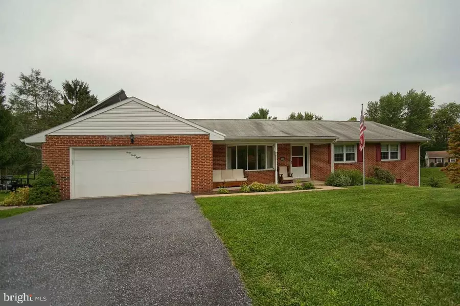 4048 LISBURN RD, Mechanicsburg, PA 17055