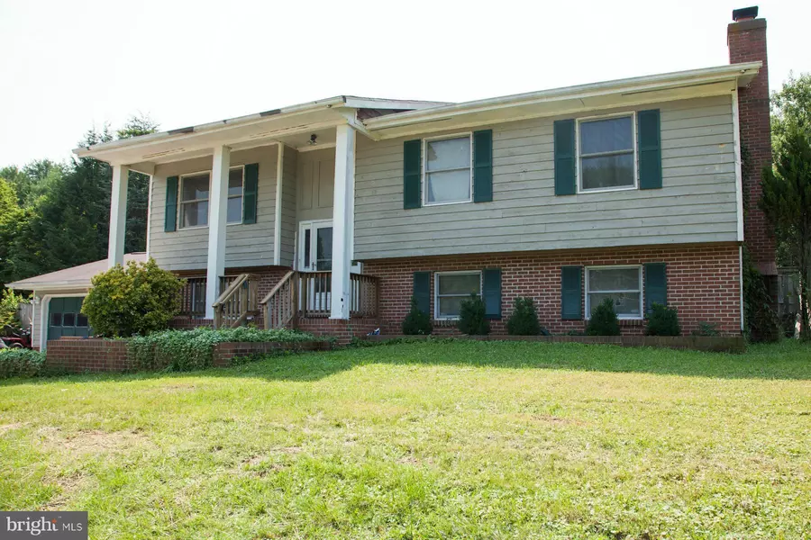 11717 GORDON RD, Fredericksburg, VA 22407