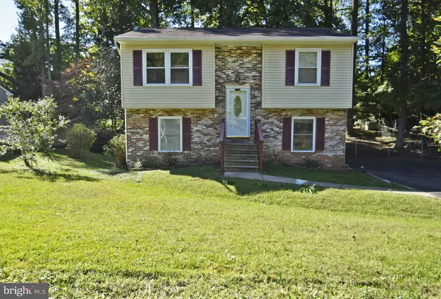 6010 BATTLEFIELD GREEN DR, Fredericksburg, VA 22407