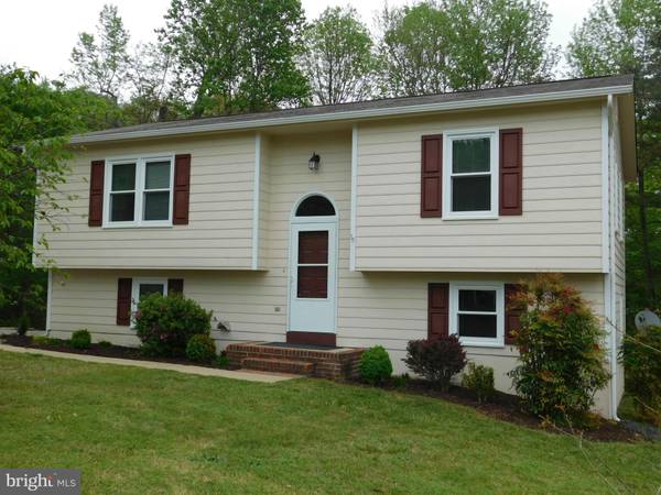 10208 HILLSIDE LN, Fredericksburg, VA 22408