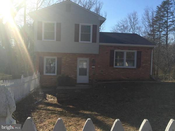 6032 BATTLEFIELD GREEN DR, Fredericksburg, VA 22407