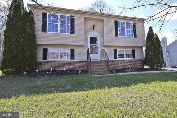 10003 WINDRIDGE DR, Fredericksburg, VA 22407