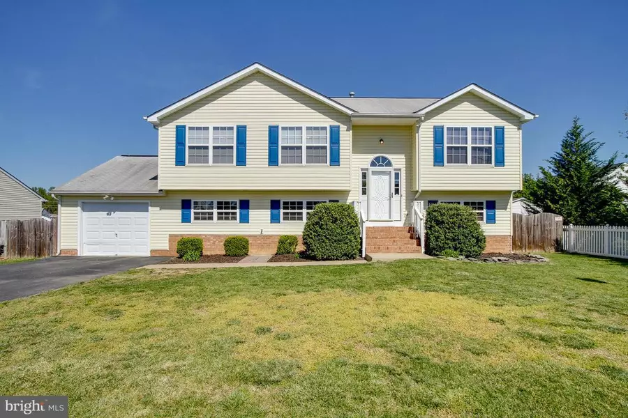 12214 STONEHENGE DR, Fredericksburg, VA 22407