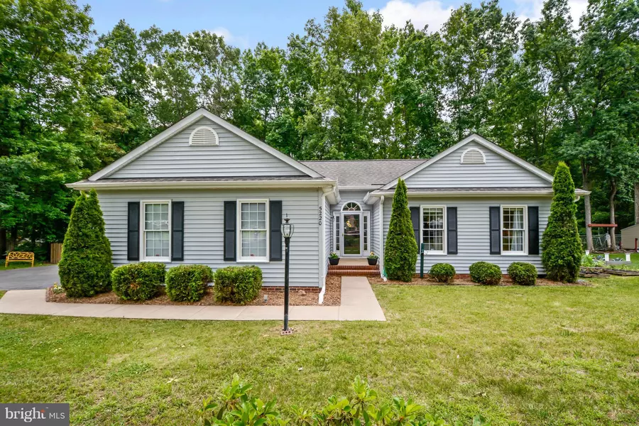 5220 LEAVELLS CROSSING DR, Fredericksburg, VA 22407