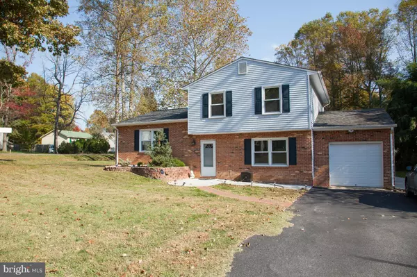 6045 BATTLEFIELD GREEN DR, Fredericksburg, VA 22407