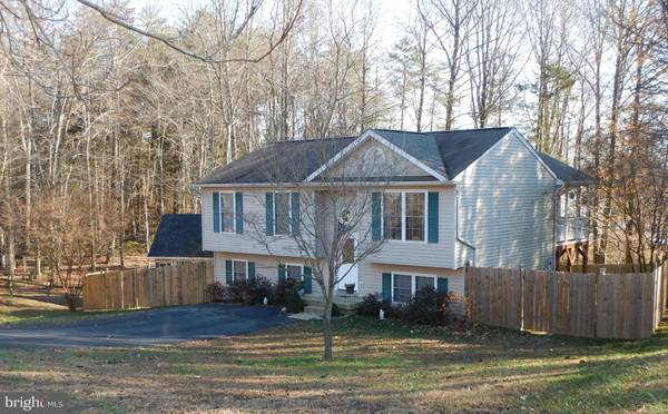 11921 HUNTING RIDGE DR, Fredericksburg, VA 22407