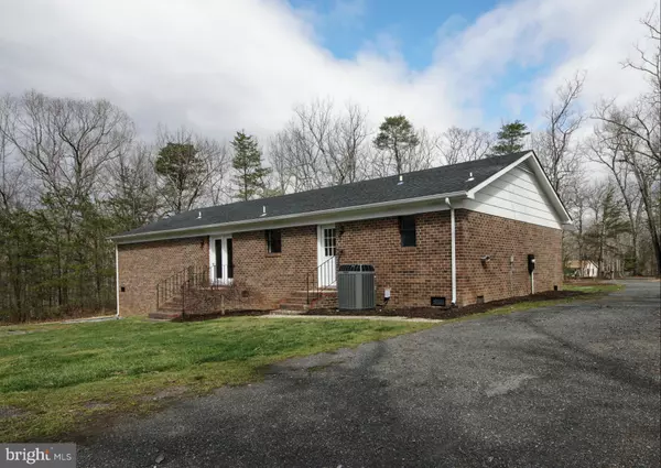 Spotsylvania, VA 22553,10408 TREATY CT