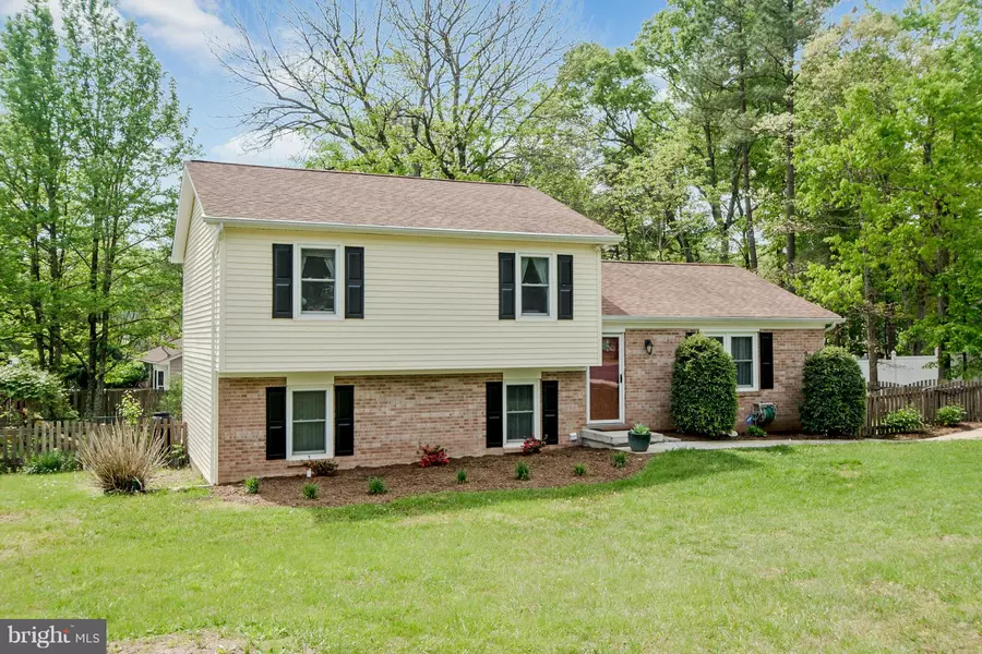 909 STONEWALL LN, Fredericksburg, VA 22407