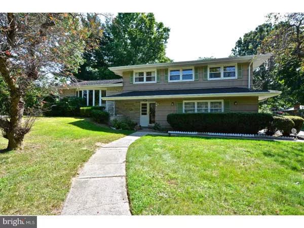 198 SPRING BEAUTY DR, Lawrence, NJ 08648