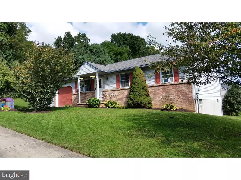 305 W MEADOW AVE, Robesonia, PA 19551