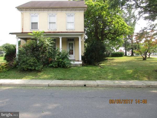 432 W 6TH ST, East Greenville, PA 18041