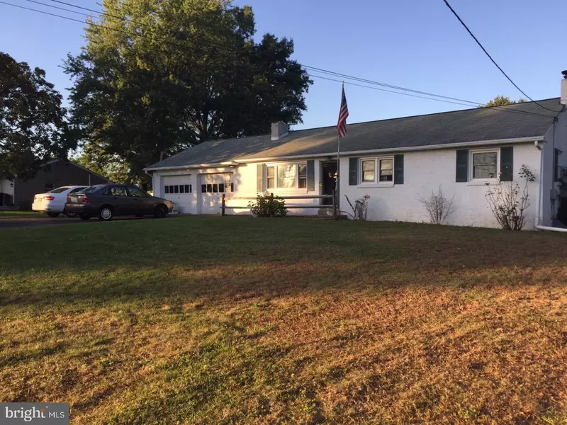 26 OAK LN, Royersford, PA 19468