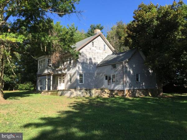 89 GREENLAWN RD, Cochranville, PA 19330