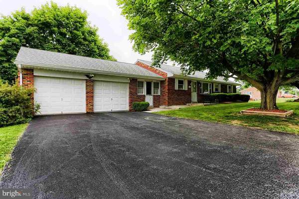 155 SHORBS HILL RD, Hanover, PA 17331