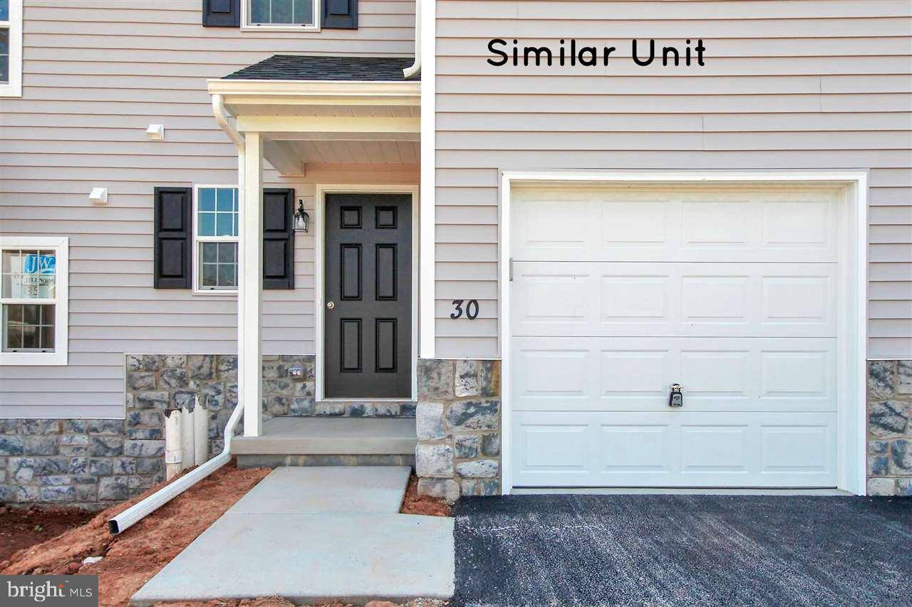 50 MAPLE RUN DR #132, York, PA 17404