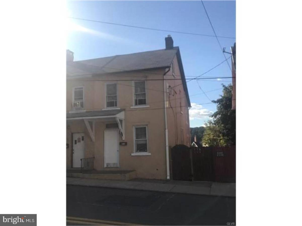 Bethlehem, PA 18015,814 WYANDOTTE ST