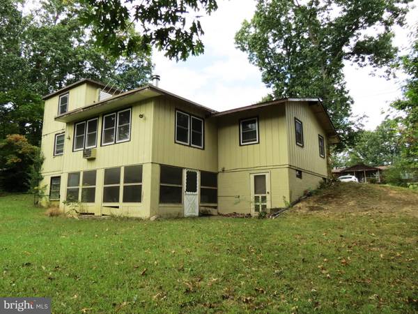 Luray, VA 22835,328 RIVERBEND DR