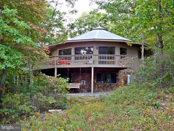 3655 PRESERVE RD, Maysville, WV 26833