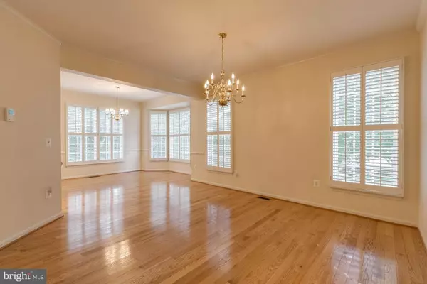 Woodbridge, VA 22193,13070 PILGRIMS INN DR