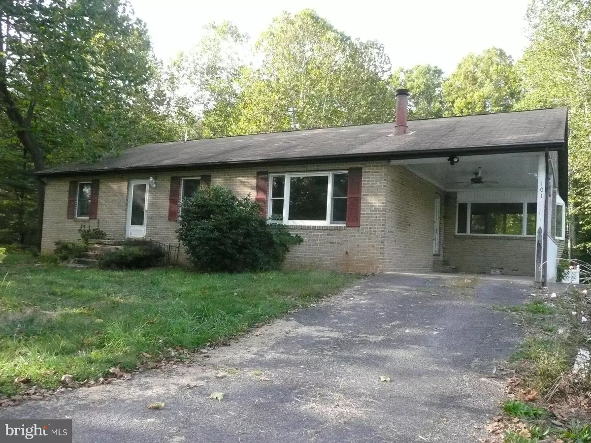 Berkeley Springs, WV 25411,101 WATERSIDE CT.