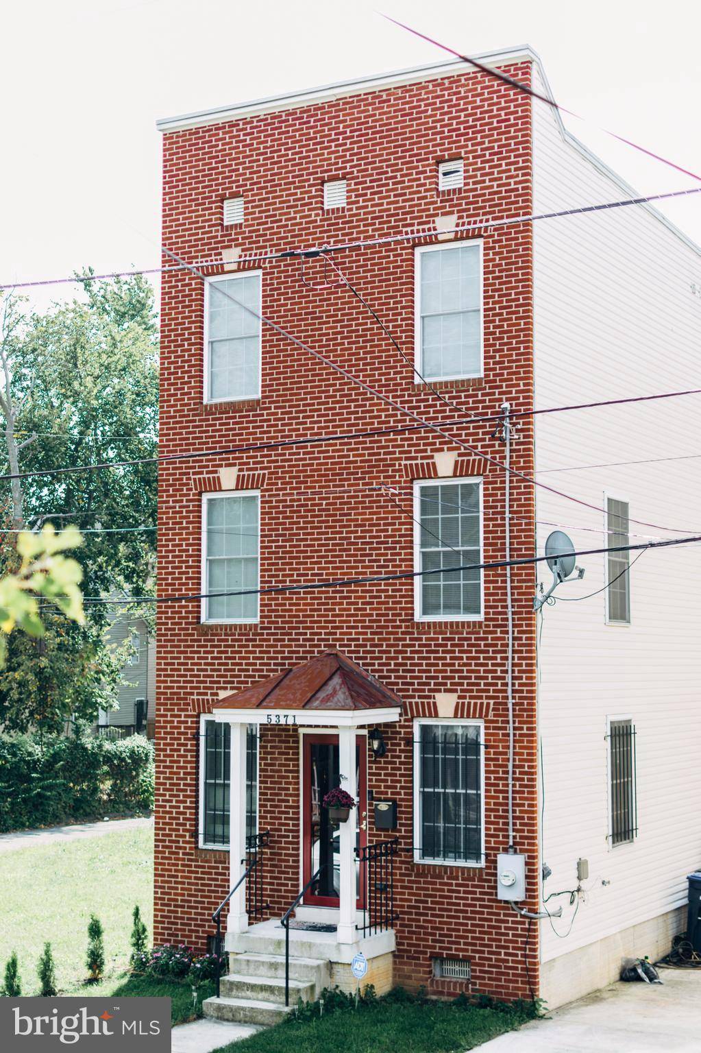 5371 HAYES ST NE, Washington, DC 20019