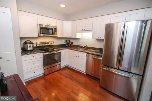 Reston, VA 20191,11533 BUTTONWOOD CT