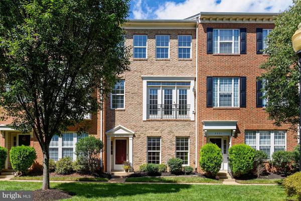 2323 HUNTINGTON STATION CT, Alexandria, VA 22303