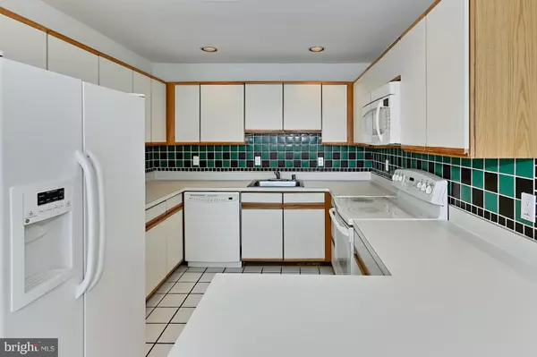 Reston, VA 20191,10993 THRUSH RIDGE RD