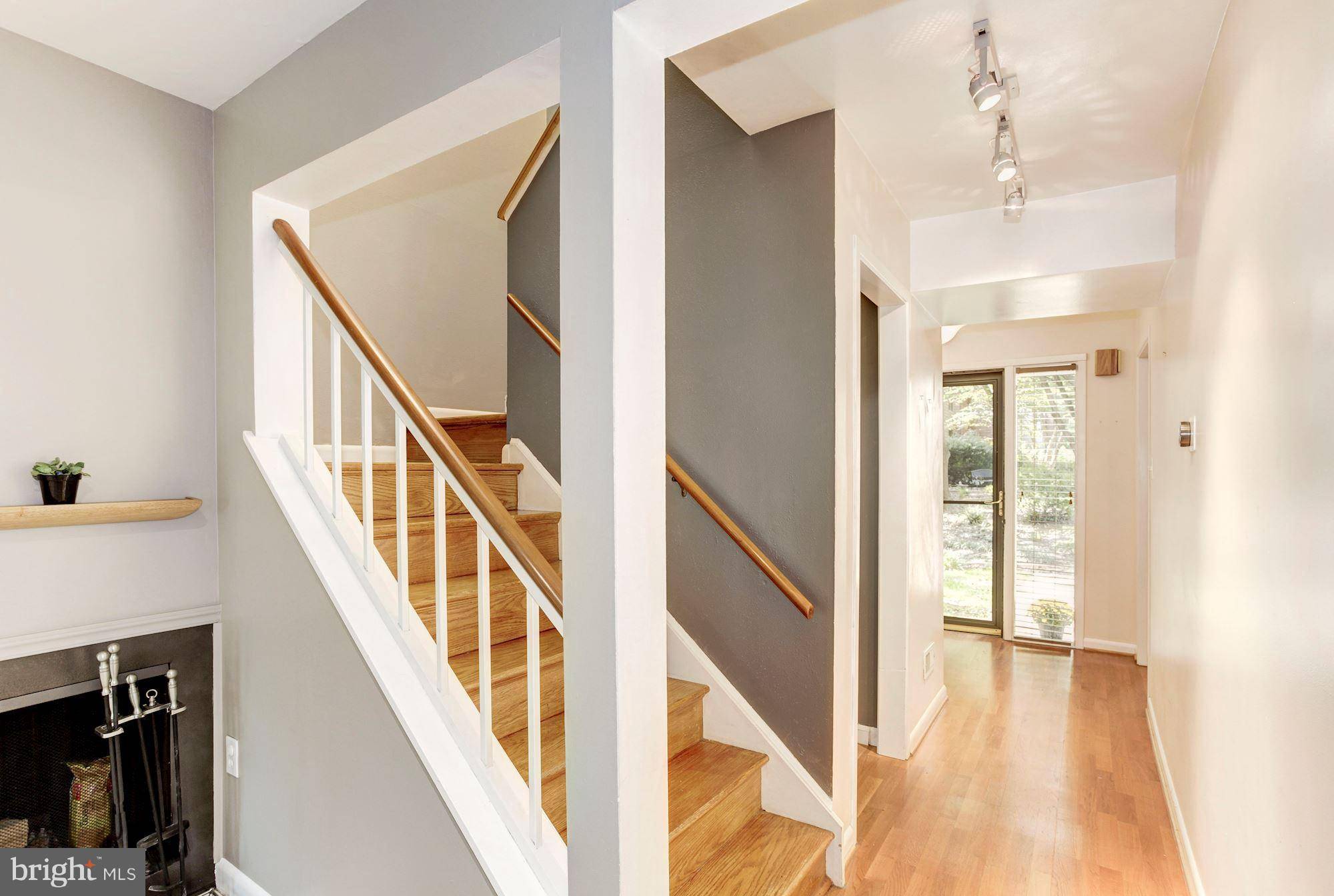 Reston, VA 20191,11511 HEARTHSTONE CT