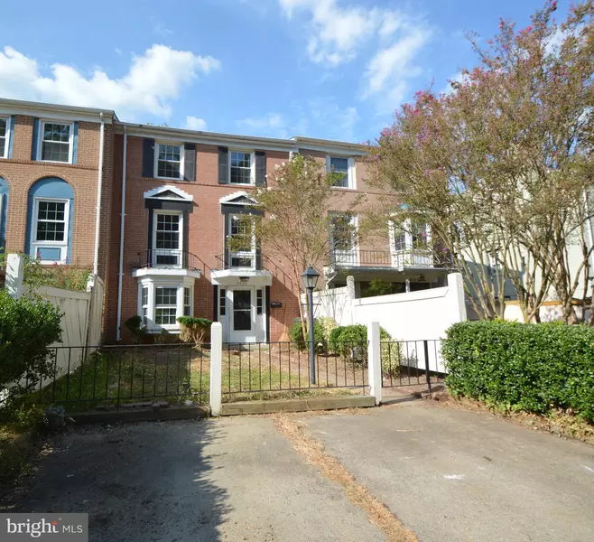 4424 LONGWORTHE SQ, Alexandria, VA 22309