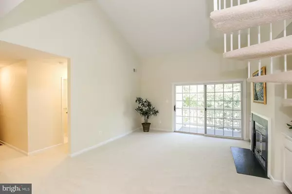 Oakton, VA 22124,10206-C ASHBROOKE CT #15