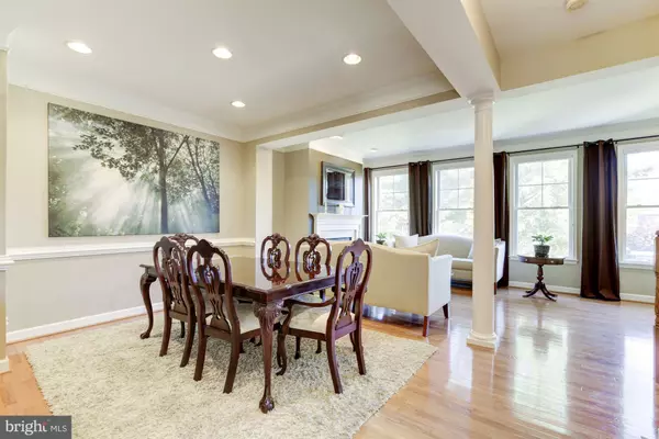 Reston, VA 20191,11193 SQUARE SAIL CT