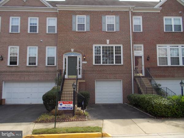 12195 CAMBORNE TER, Fairfax, VA 22030