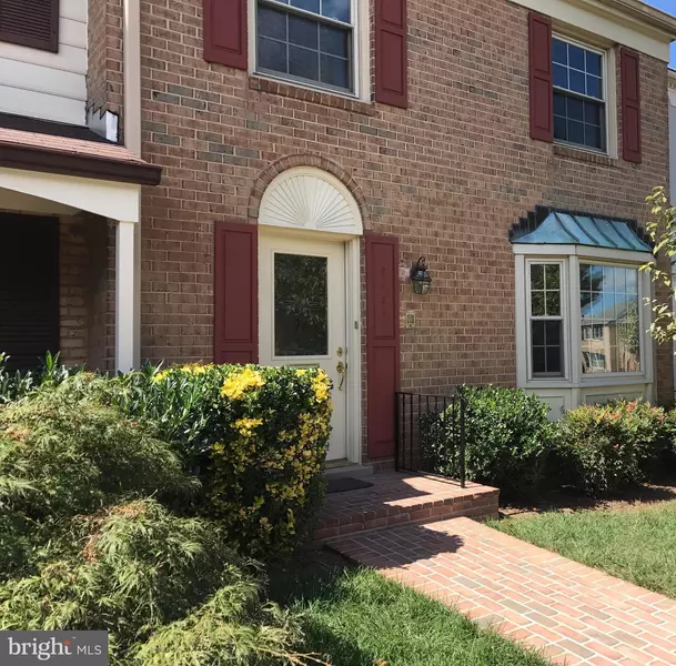 2038 HOPEWOOD DR, Falls Church, VA 22043