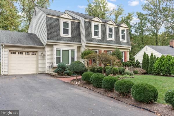 9104 MEADOW RUE LN, Annandale, VA 22003