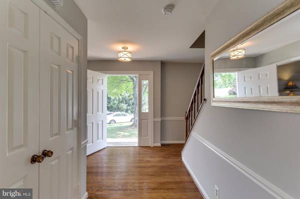 Vienna, VA 22182,9101 STREAMVIEW LN