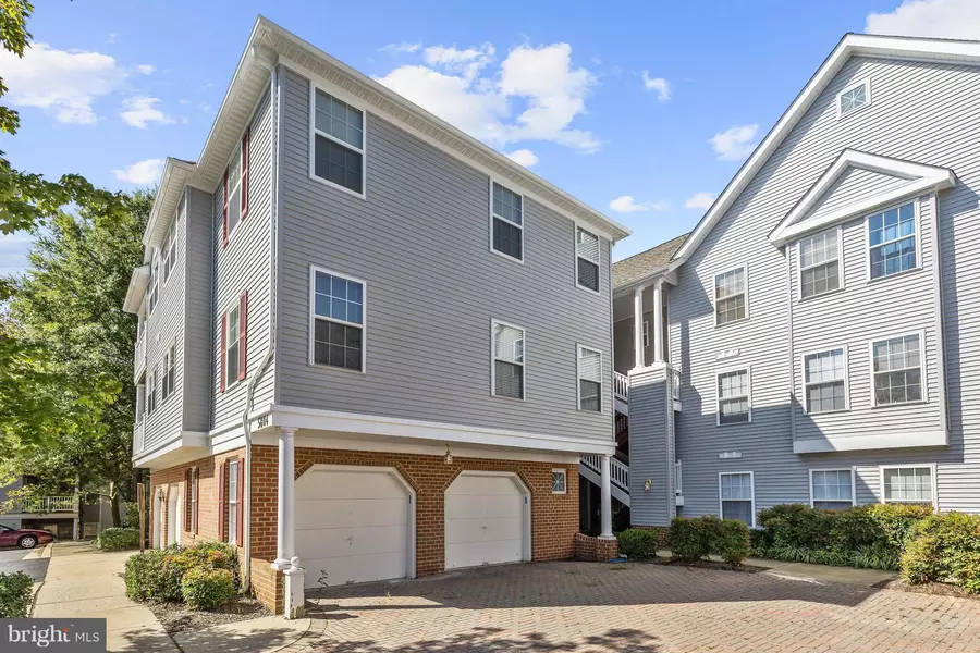 5804 WYNDHAM CIR #302, Columbia, MD 21044