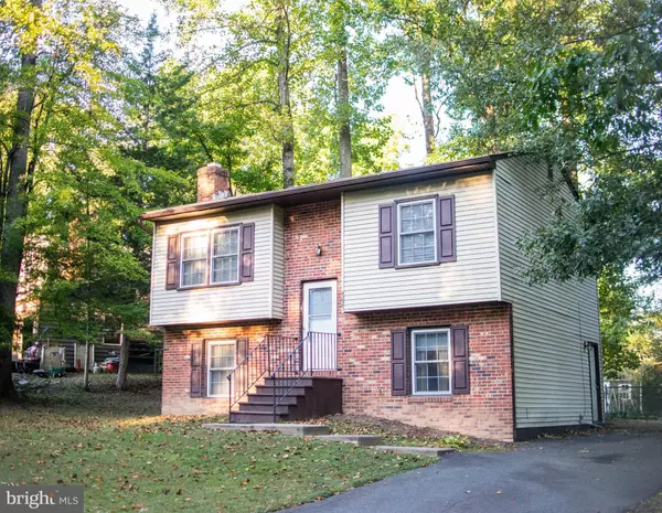 6025 BATTLEFIELD GREEN DR, Fredericksburg, VA 22407