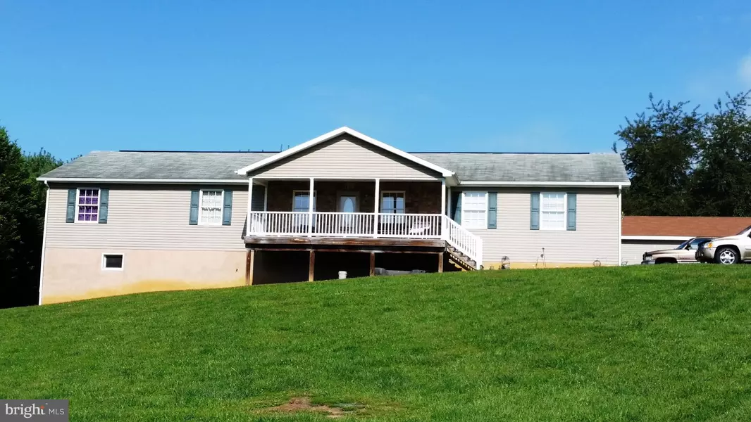 83 CLEVENGER CIR, Falling Waters, WV 25419