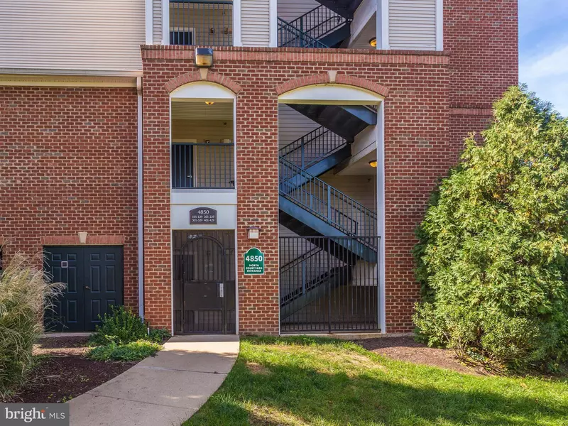 4850 EISENHOWER AVE #106, Alexandria, VA 22304