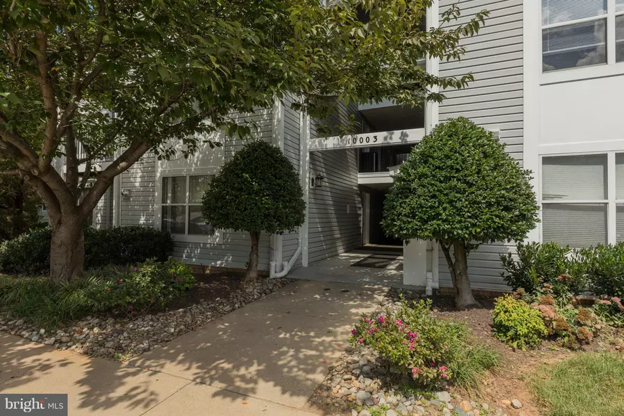 10003 VANDERBILT CIR #7-1, Rockville, MD 20850