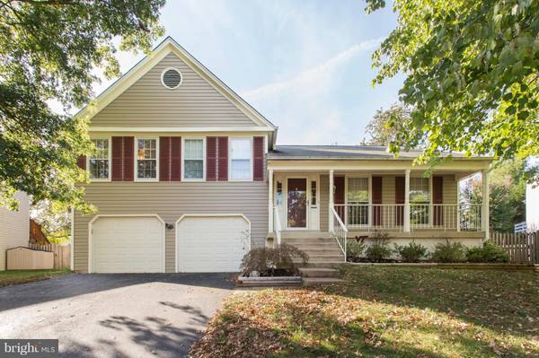 5710 ROCKY RUN DR, Centreville, VA 20120