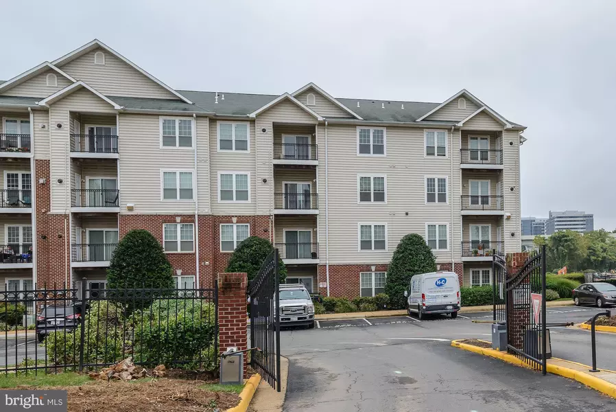 1581 SPRING GATE DR #5312, Mclean, VA 22102