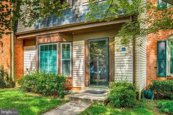 Reston, VA 20191,2157 POND VIEW CT