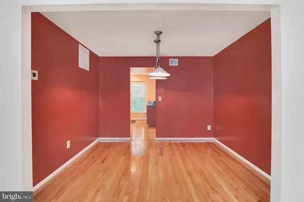 Reston, VA 20191,2157 POND VIEW CT